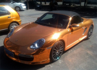  Porsche Boxster S sơn bằng vàng ở Trung Quốc 