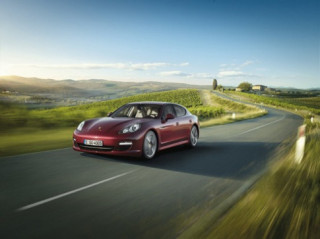  Porsche Panamera trang bị gói thiết bị cao cấp tại Việt Nam 