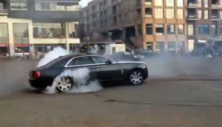  Rolls-Royce Ghost đốt lốp thần sầu 