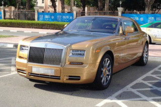  Sinh viên Dubai khoe siêu xe 
