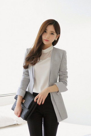 Diện áo vest đẹp tới sở ngày se trời