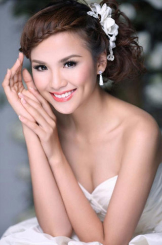 Hoa hậu Diễm Hương bị chồng đòi ly dị?
