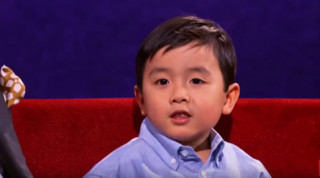 Khán giả Mỹ ‘phát cuồng’ với bé 4 tuổi gốc Việt đẹp trai, đàn hay