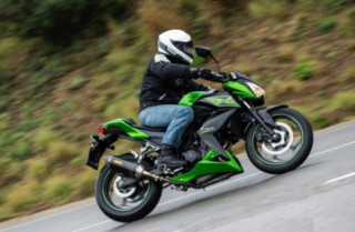 Muốn sở hữu Kawasaki Z300, hãy mua ngay nhớt Total