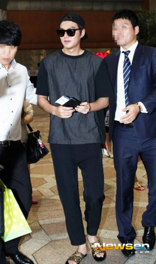 Thời trang Kim Tan: Từ phim ảnh ra đời thực