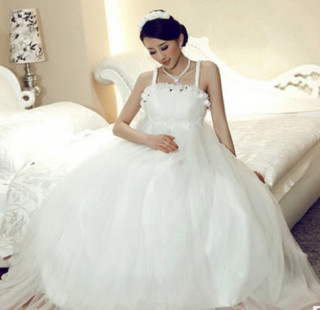 Váy cưới đẹp cho cô dâu “ăn cơm trước kẻng”