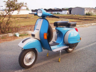 Vespa PX và chứng bệnh cố hữu của Piaggio: khó khởi động và hay ngập xăng