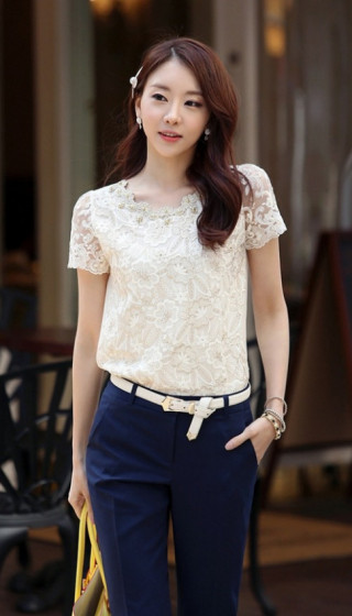 4 biến thể gợi cảm của sơ mi công sở