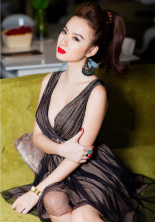 Angela Phương Trinh được gì khi gợi cảm?