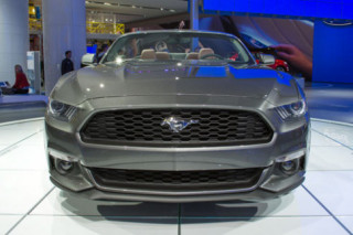  Ảnh chi tiết Ford Mustang convertible 2015 