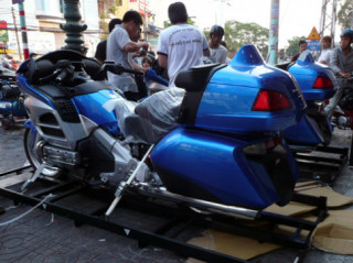  Bộ đôi Honda GoldWing 2013 cập cảng Sài Gòn 