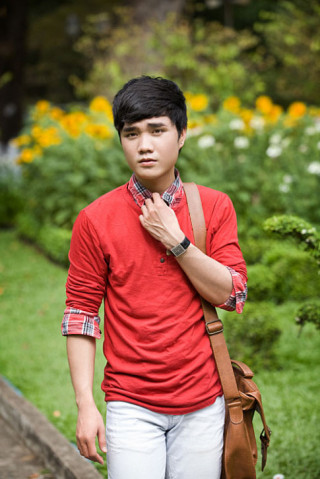 Chàng sinh viên 20 tuổi yêu màu chóe
