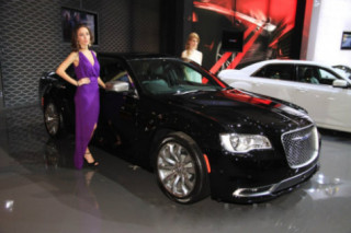 Chrysler 300 2015: Mẫu sedan sang chảnh lộ diện