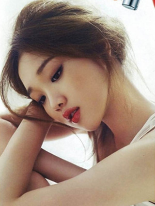 Cô ta không được đẹp hơn em!