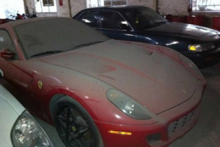 Dàn siêu xe Ferrari phủ bụi ở Việt Nam