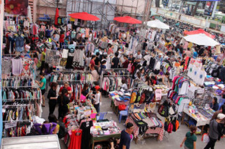Đi chợ sale săn hàng độc, giá rẻ ở Sài Gòn