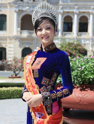 Đường tình truân chuyên của các hoa hậu Việt