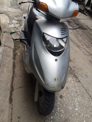 Em bán chiếc xe amity của hãng suzuki.