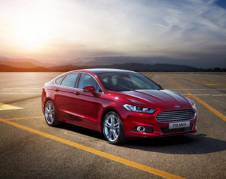Ford công bố giá xe Mondeo 2015