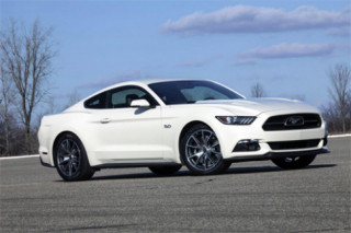  Ford Mustang tung phiên bản kỷ niệm 50 năm 