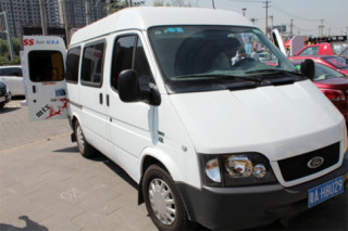  Ford Transit thành dàn âm thanh di động 