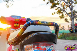 Honda Cub Fi độ sang chảnh khoe dáng cùng ánh nắng ban mai