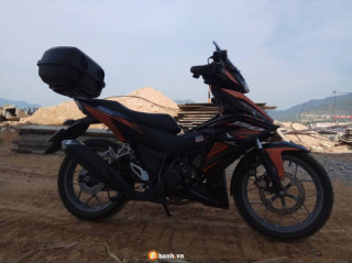 Honda Winner 150 phong cách Touring của anh thợ xây dựng