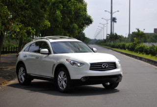  Infiniti FX37 giá 3,6 tỷ đồng tại Việt Nam 