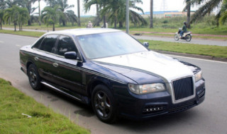  Infiniti Q45 ‘độ’ kiểu Rolls-Royce trên phố Sài Gòn 