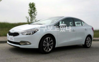  Kia Forte thế hệ mới lộ ảnh trên phố 