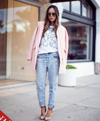 Mách khéo cách mặc áo dạ và quần jeans rách
