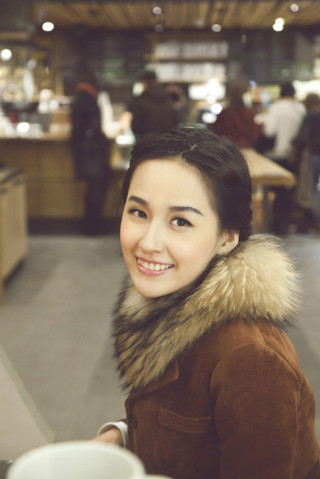 Mai Phương Thúy xinh tươi trên phố Paris