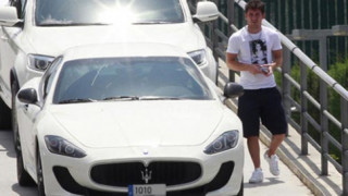 Messi chạy xế khủng Maserati