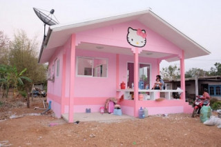 Ngôi nhà Kitty hàng trăm triệu đẹp như mơ bố mẹ xây tặng của bé gái... 3 tuổi