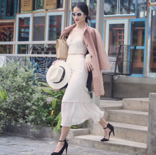 Những chiếc váy đầu tiên