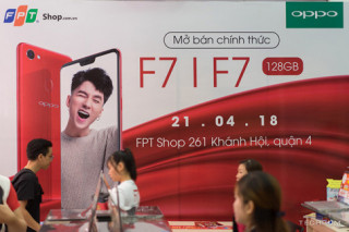 OPPO F7 giá cao lại có cái kết bất ngờ trong ngày đầu mở bán: mỗi phút trôi qua lại có 23 người mua.