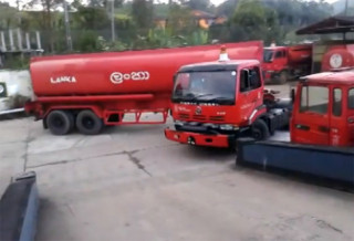  Pha quay đầu kinh điển của xe bồn 