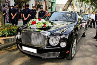 Phantom rồng và dàn xe khủng trong đám cưới ở Sài Gòn