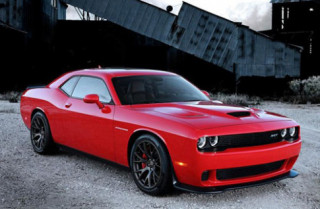 “Quái vật” Challenger SRT Hellcat công suất khủng