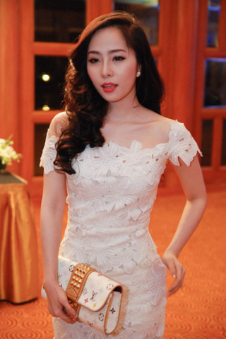 Quyền lực của những chiếc váy bó!