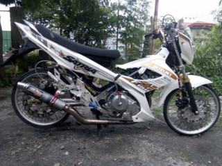 Satria F150 bạch công tử xứ người