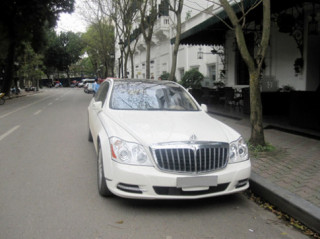  Siêu sang Maybach 62S trắng ‘thăm’ Hà Nội 