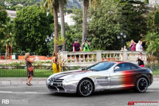 SLR đặc biệt nhất thế giới với màu sơn ‘bị đốt cháy’