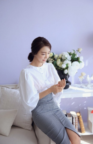 Sơ mi trắng cách điệu ghi điểm ngày nắng nóng