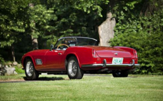 “Sốc” 1960 Ferrari California có giá 11 triệu đô