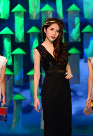 Thủy Tiên ngọt lịm trên sàn diễn