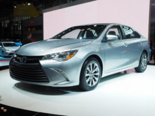 Toyota Camry 2015: Chiếc sedan đáng giá