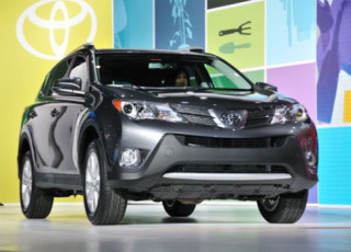  Toyota RAV4 thế hệ mới không còn động cơ V6 