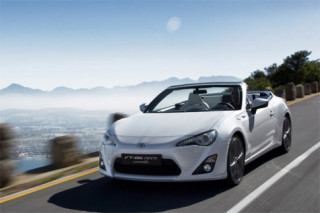  Toyota tung ảnh FT86 mui trần 