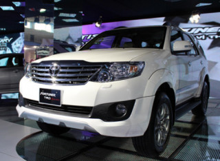  Toyota Việt Nam giới thiệu Fortuner TRD 